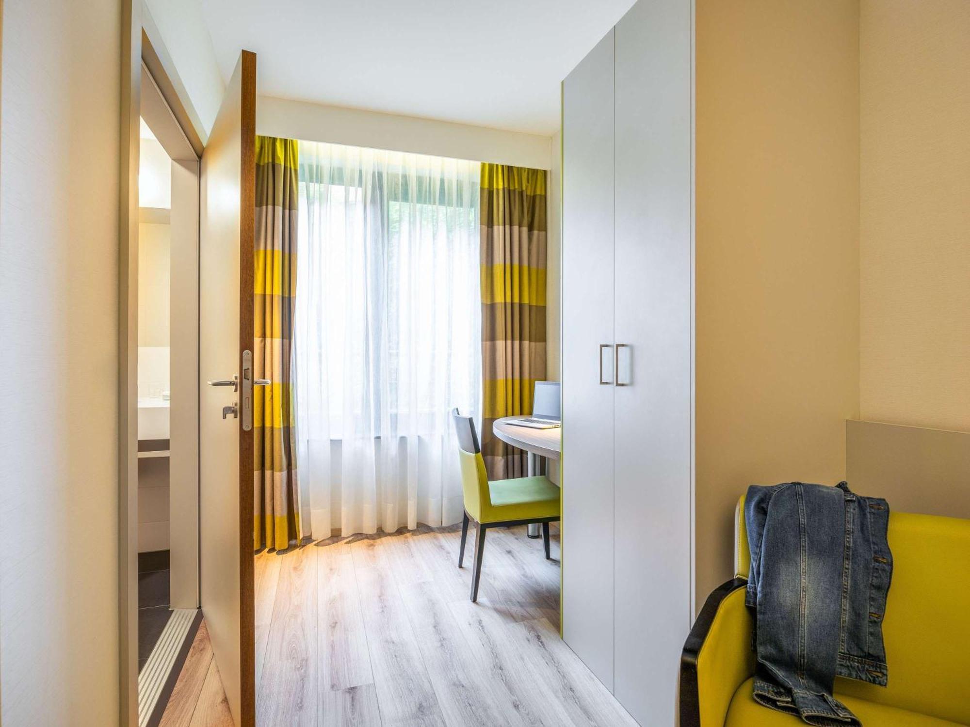 Ibis Styles Hotel Brussels Centre Stephanie Saint-Gilles Exterior foto
