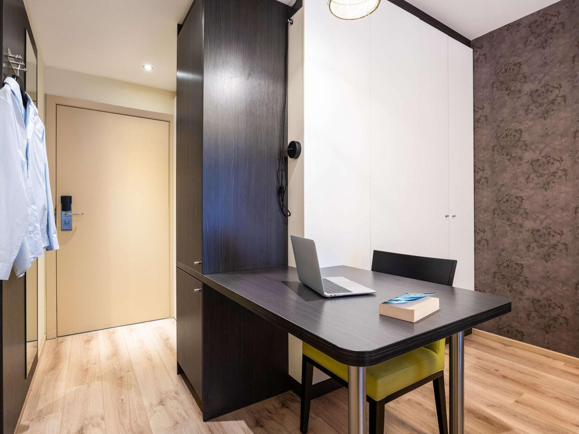 Ibis Styles Hotel Brussels Centre Stephanie Saint-Gilles Exterior foto