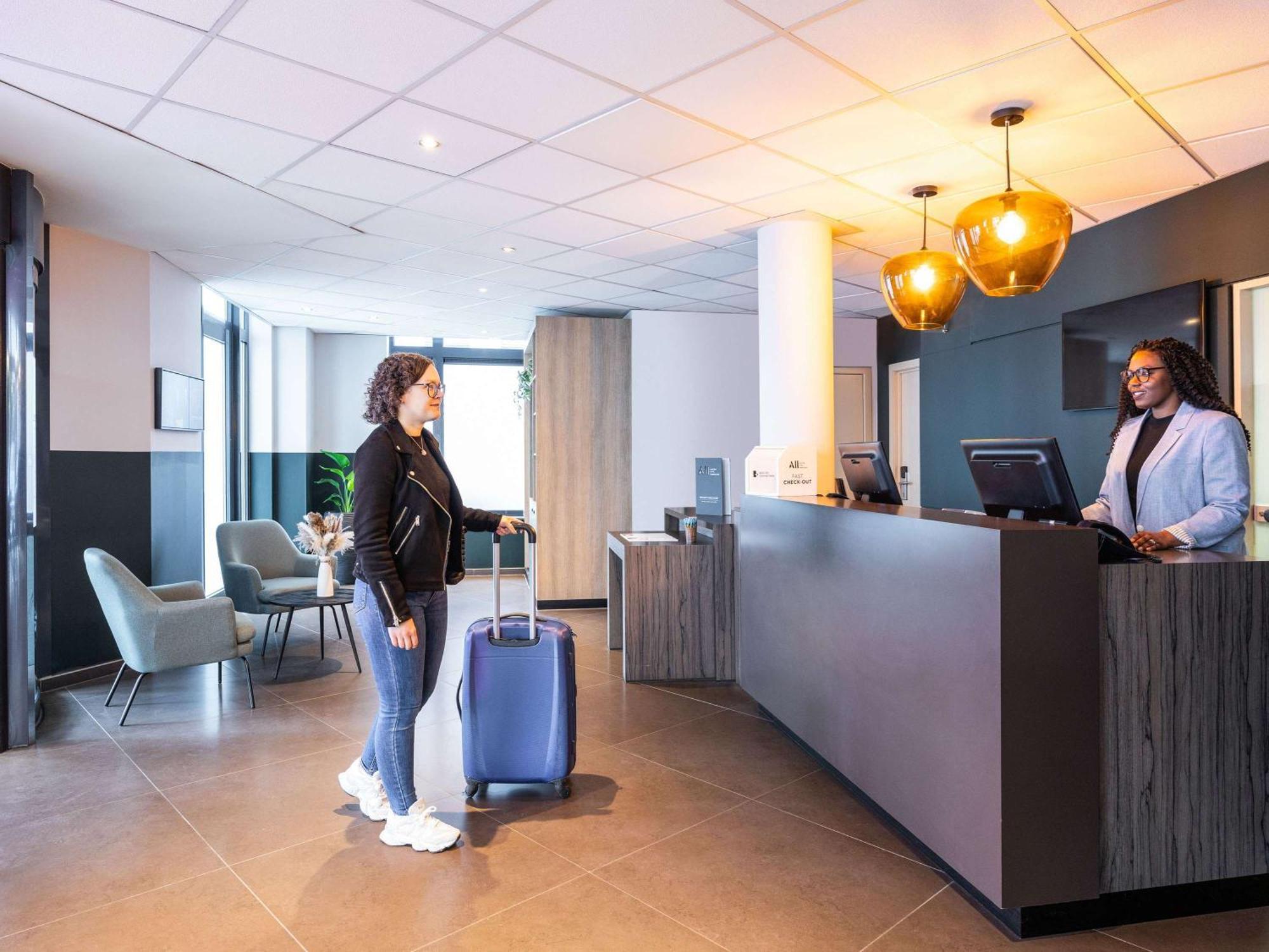 Ibis Styles Hotel Brussels Centre Stephanie Saint-Gilles Exterior foto